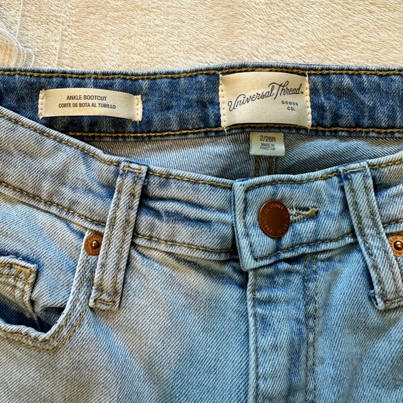 Universal Thread Jeans - Picture 3 of 4